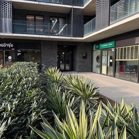 Riverside Luxury Old Town Wifi Apartment *